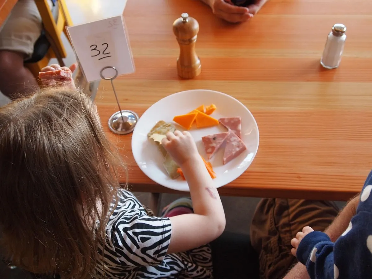 Family-Friendly Dining in Vale Bay: Where to Eat with Kids, Toddlers and Teens