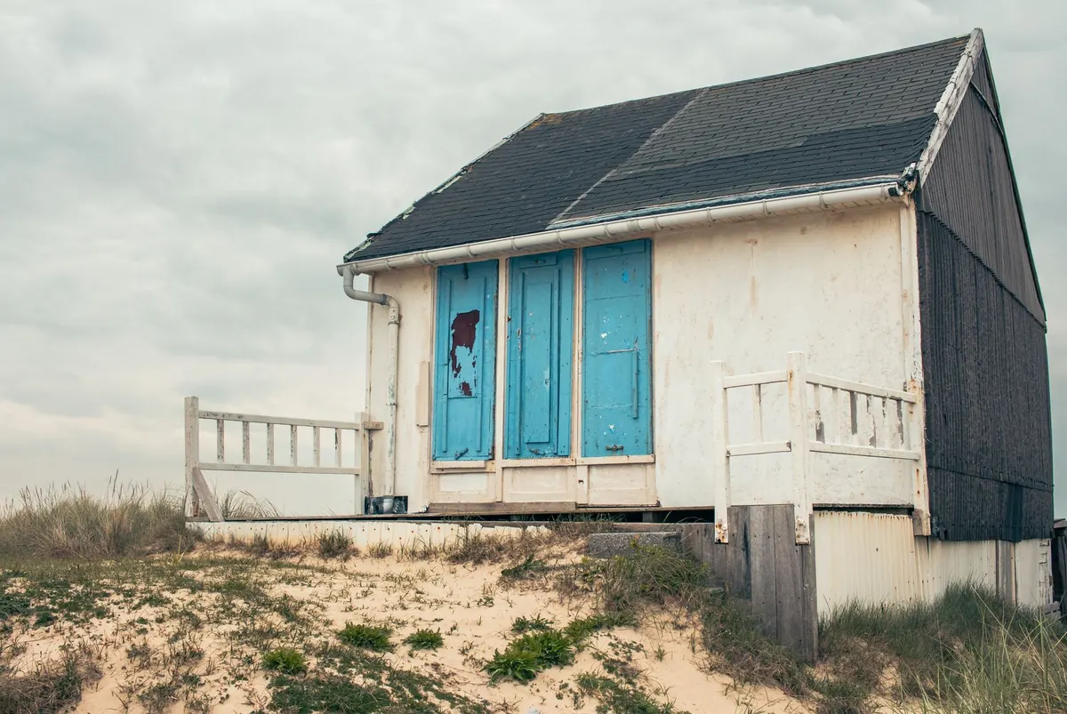 Vale Bay Stays Compared: Hotels, B&Bs and Self-Catering Cottages for Every Budget